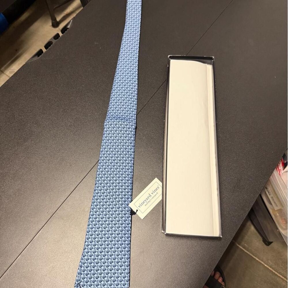 Vineyard-vines Men's Pink and Blue Accessory